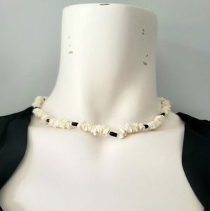 Fashion Handmade Puka Shell and Bead Choker Necklace 16"
